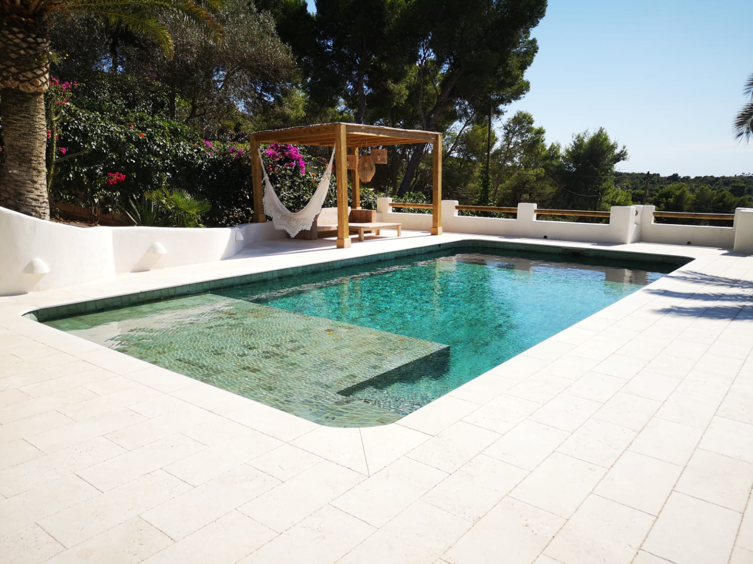 Piscina rectangular gresite area descanso 1737135374 0090222